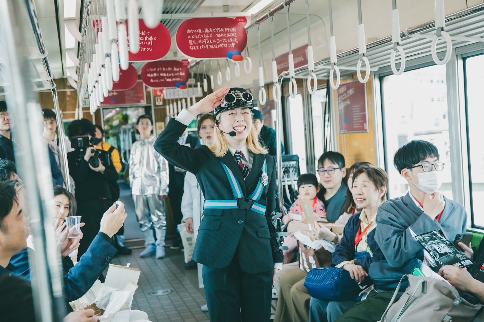 大阪・関西万博の開催まであと1年！ 特別ルートで沿線をつなぐ、イマーシブ列車「EXPO TRAIN 阪急号」イベントリポート | WORK MILL