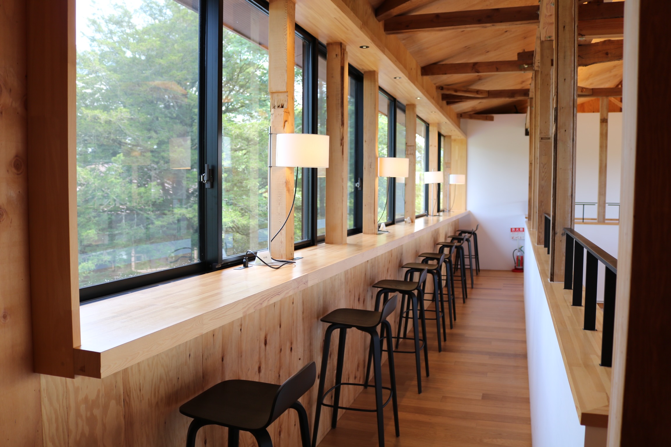 複合施設「Karuizawa Commongrounds」書店2階にコワーキングスペース
