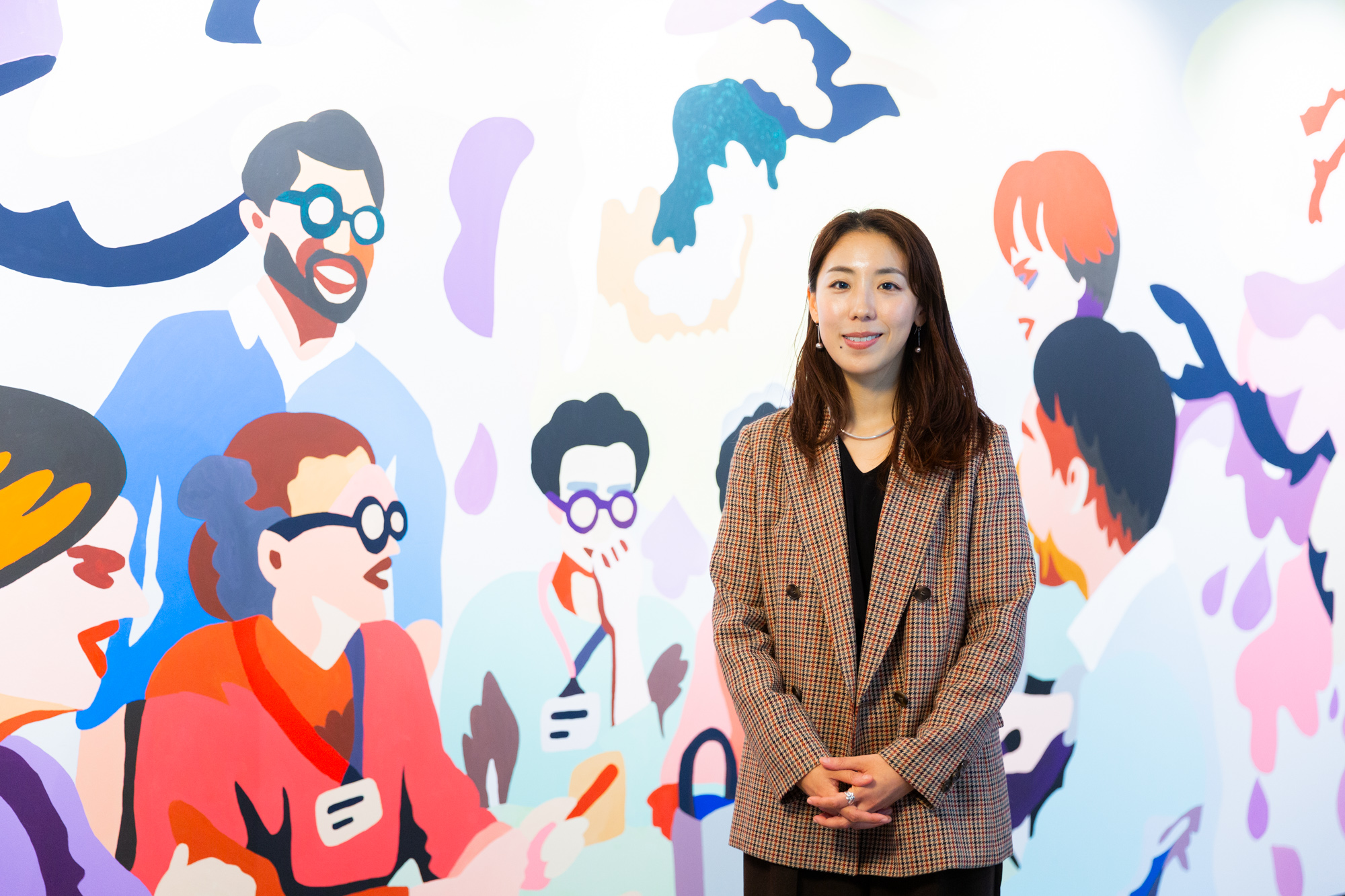 会社員とアーティストの共創で生まれる壁画。アートによるオフィス変革