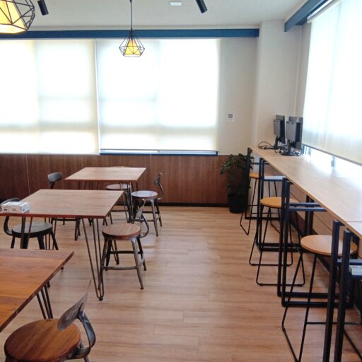仕事の地産地消を目指す「うみまちBASE逗子」がオープン　逗子市商工会の施設を利活用